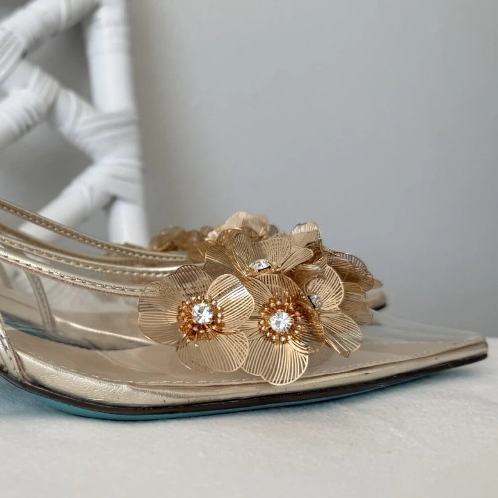 Betsey Johnson Womens Robin Heel Shoes Pump Flower Embellisments Gold Sz 8.5 New - Picture 2 of 11